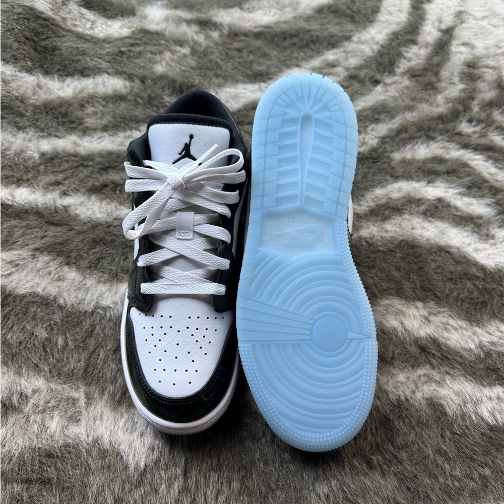 Jordan Air Jordan 1 Low SE (GS) - White/Black - Concords